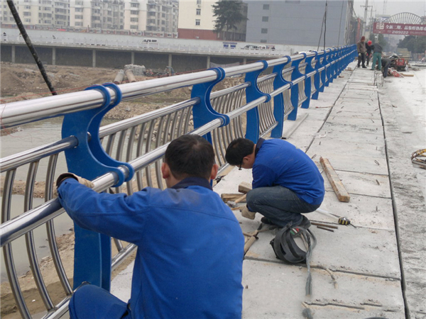 内江不锈钢河道护栏的特性及其在城市景观中的应用