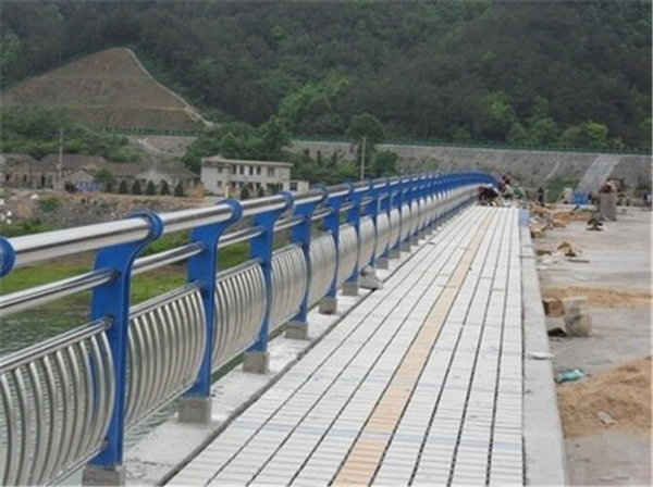 内江不锈钢桥梁护栏是一种什么材质的护栏